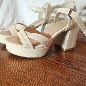 Torrid TWO PIECE PLATFORM BLOCKHEEL BEIGE Size 9